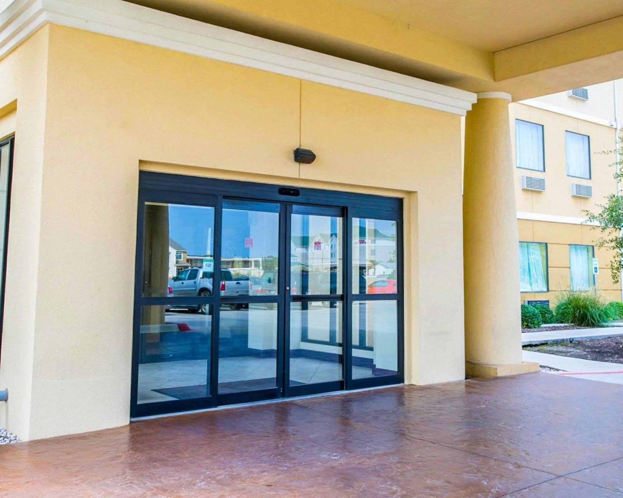 Sleep Inn & Suites New Braunfels Bagian luar foto
